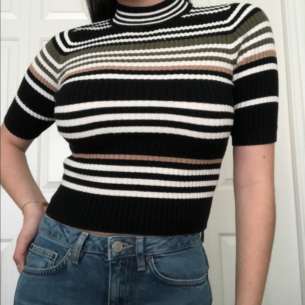 tight cropped sweater shirt